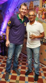 Brett Lee with Jay Mehta at Pizza Metro Pizza.jpg